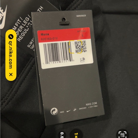 Nike Tech - Picture 3 of 5